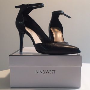 Nine West black pumps